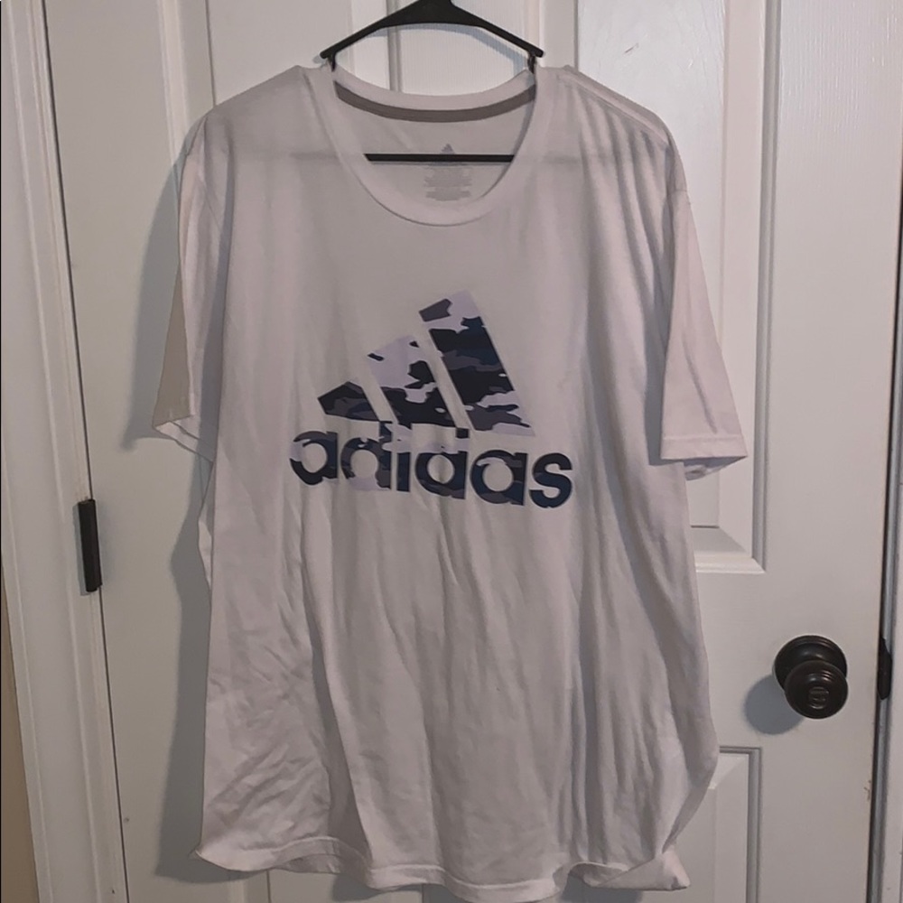 Adidas t-shirt